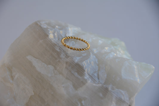 Twist Ring
